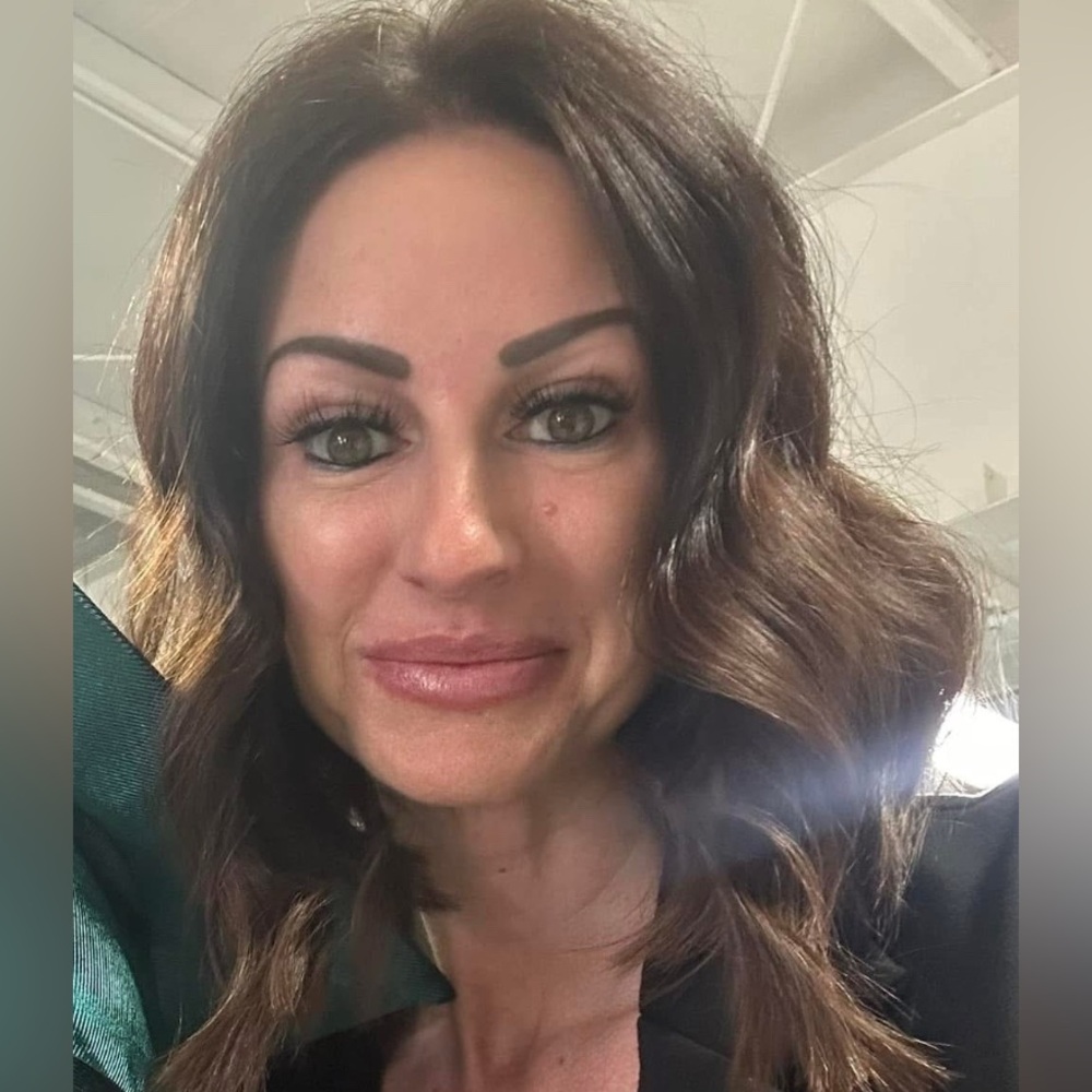 Meet your Posher, Danasia